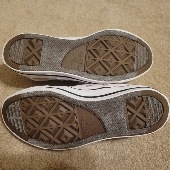 Like New Converse Madison Ox in pink *Spring Clearance* - Picture 6 of 6